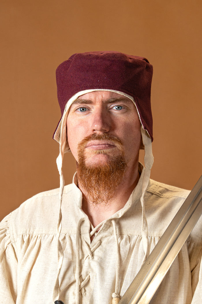Renaissance cap Rafael, wool blend, red