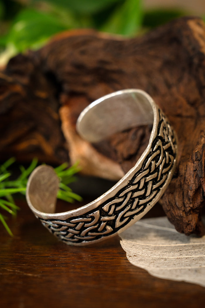 Celtic bracelet with knot motif, silvered bronze