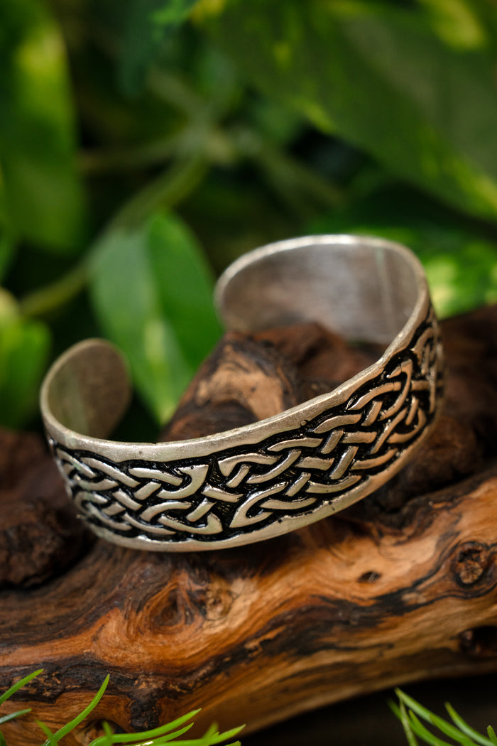 Celtic bracelet with knot motif, silvered bronze