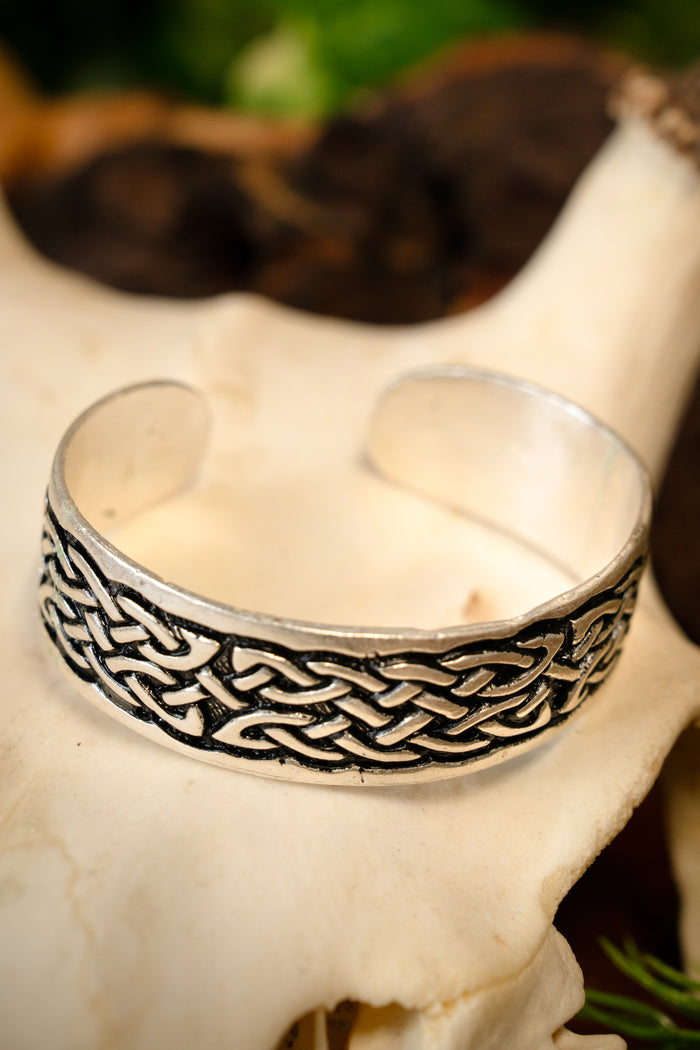 Celtic bracelet with knot motif, silvered bronze