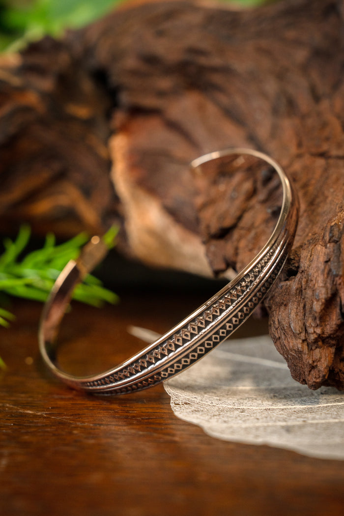Geometrical bracelet, bronze