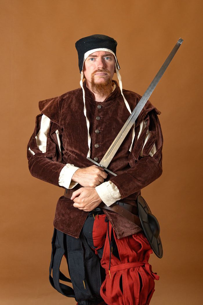 Doublet with open sleeves, red-brown