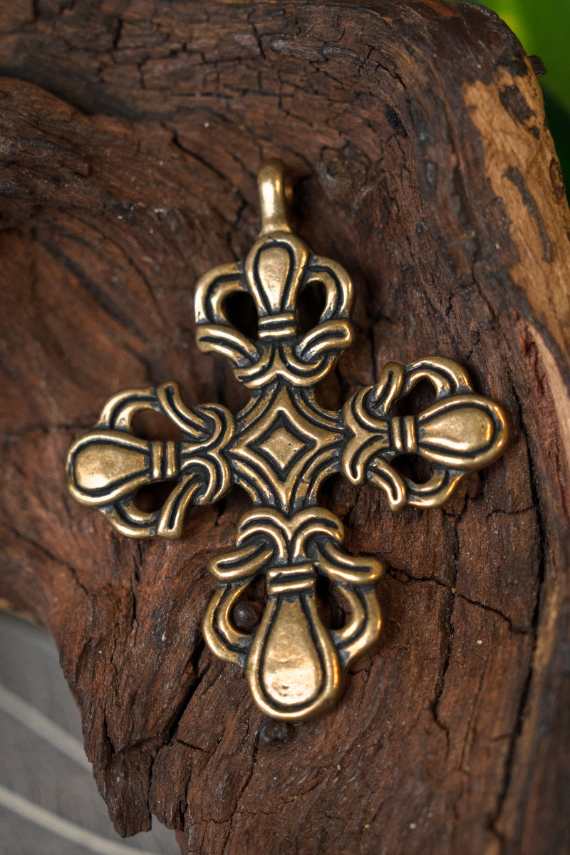 Wikingerkreuz im Ringerikestil, Bronze