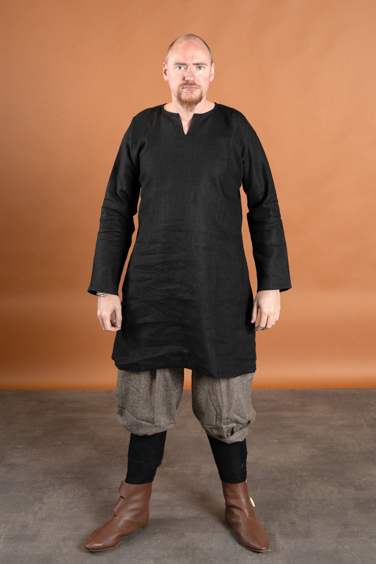 Viking tunic Eirik, linen, black