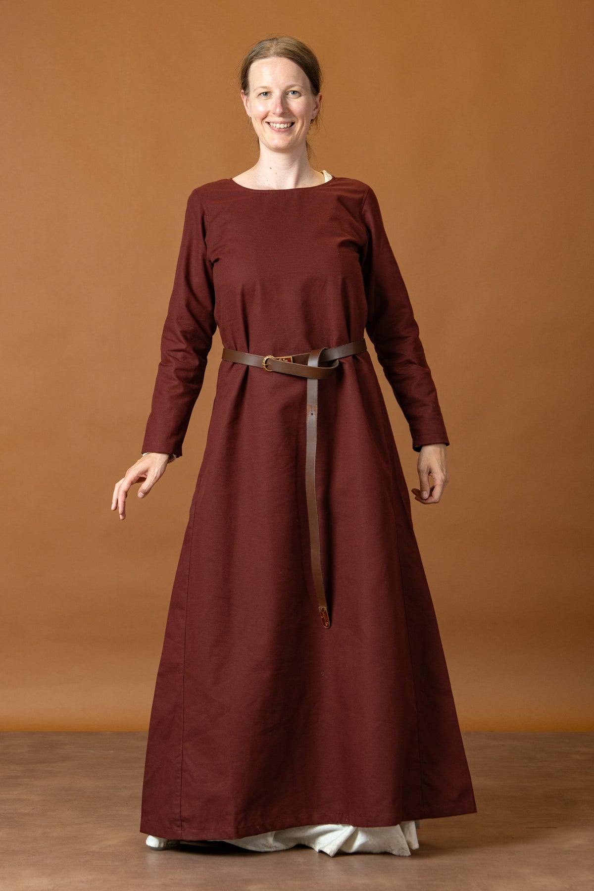 Medieval dress Freya, burgundy-red