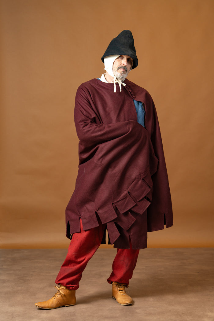 14th century cloak Bockstenman, heuke, wool, bordeaux red