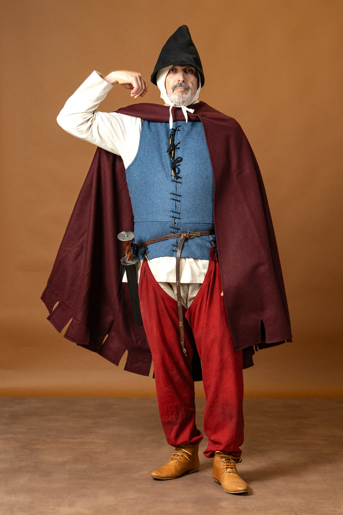 14th century cloak Bockstenman, heuke, wool, bordeaux red
