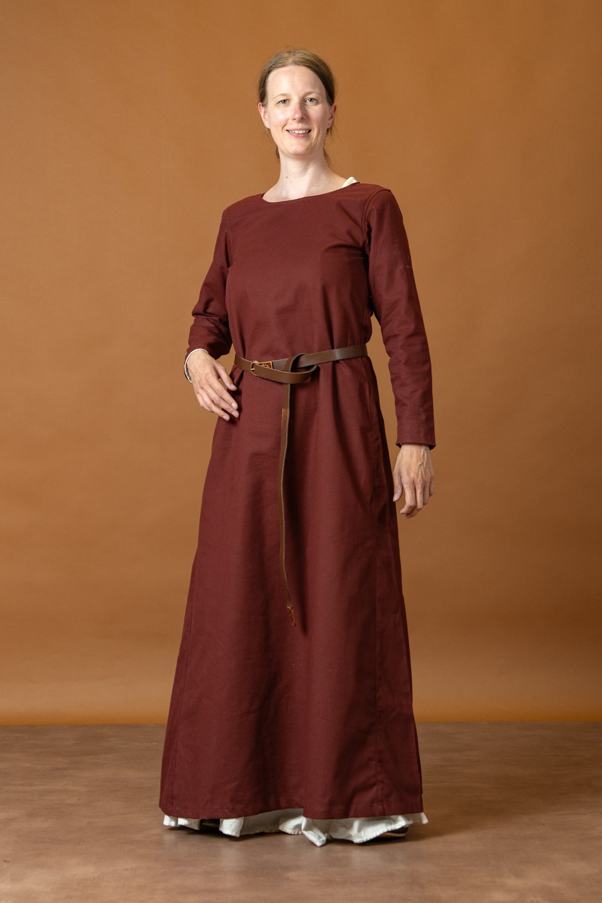 Medieval dress Freya, burgundy-red