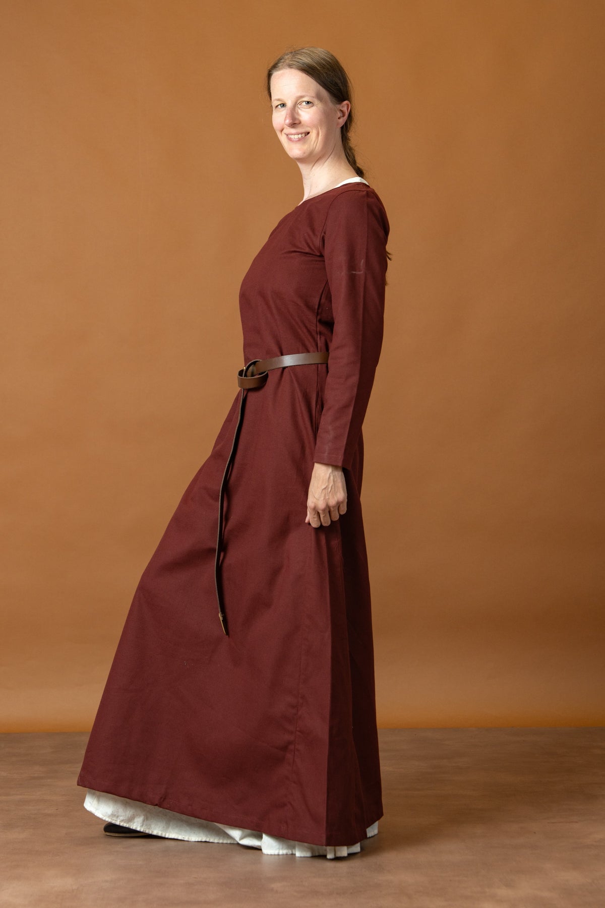Medieval dress Freya, burgundy-red