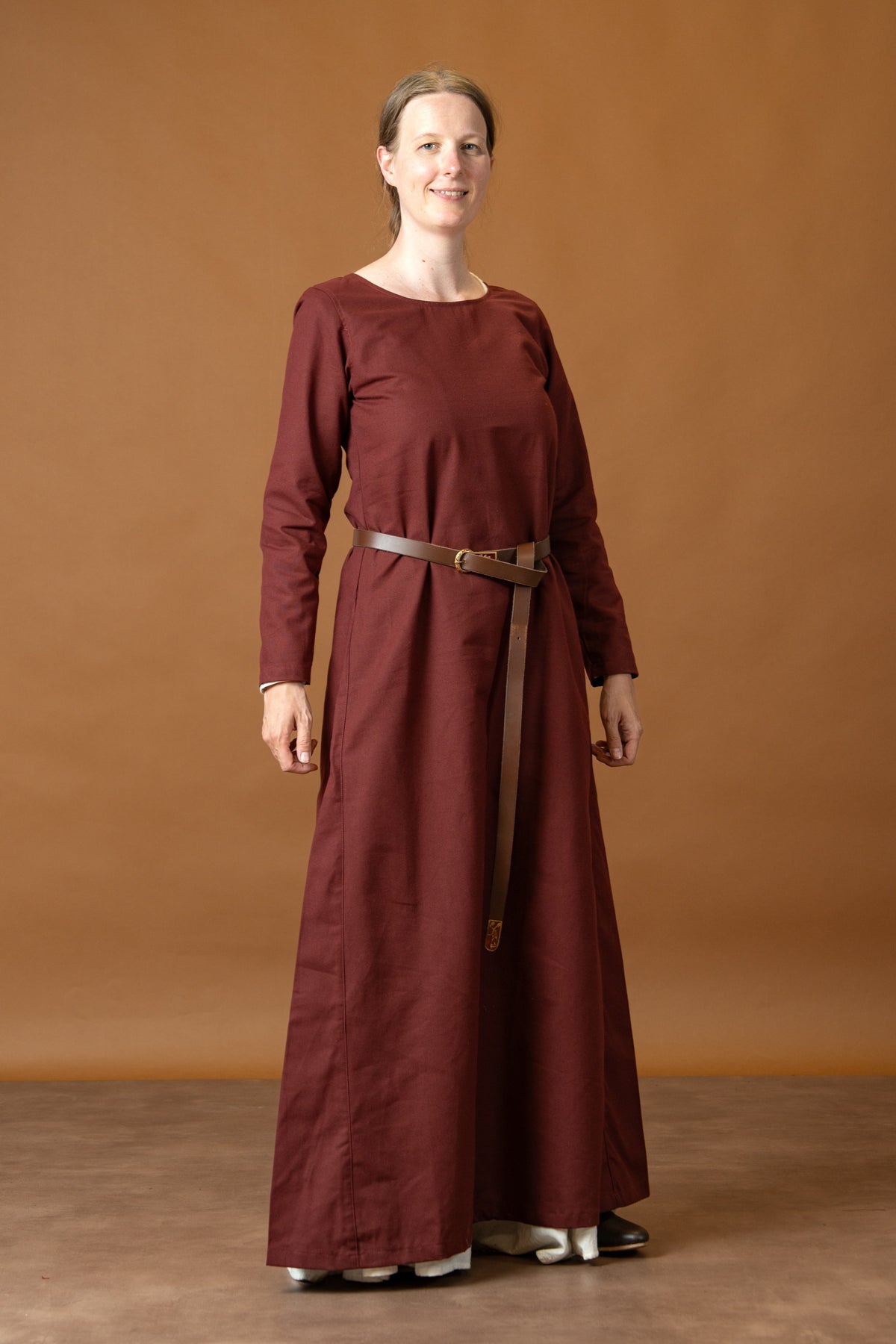 Medieval dress Freya, burgundy-red