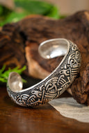 Insular Celtic bracelet, silvered bronze
