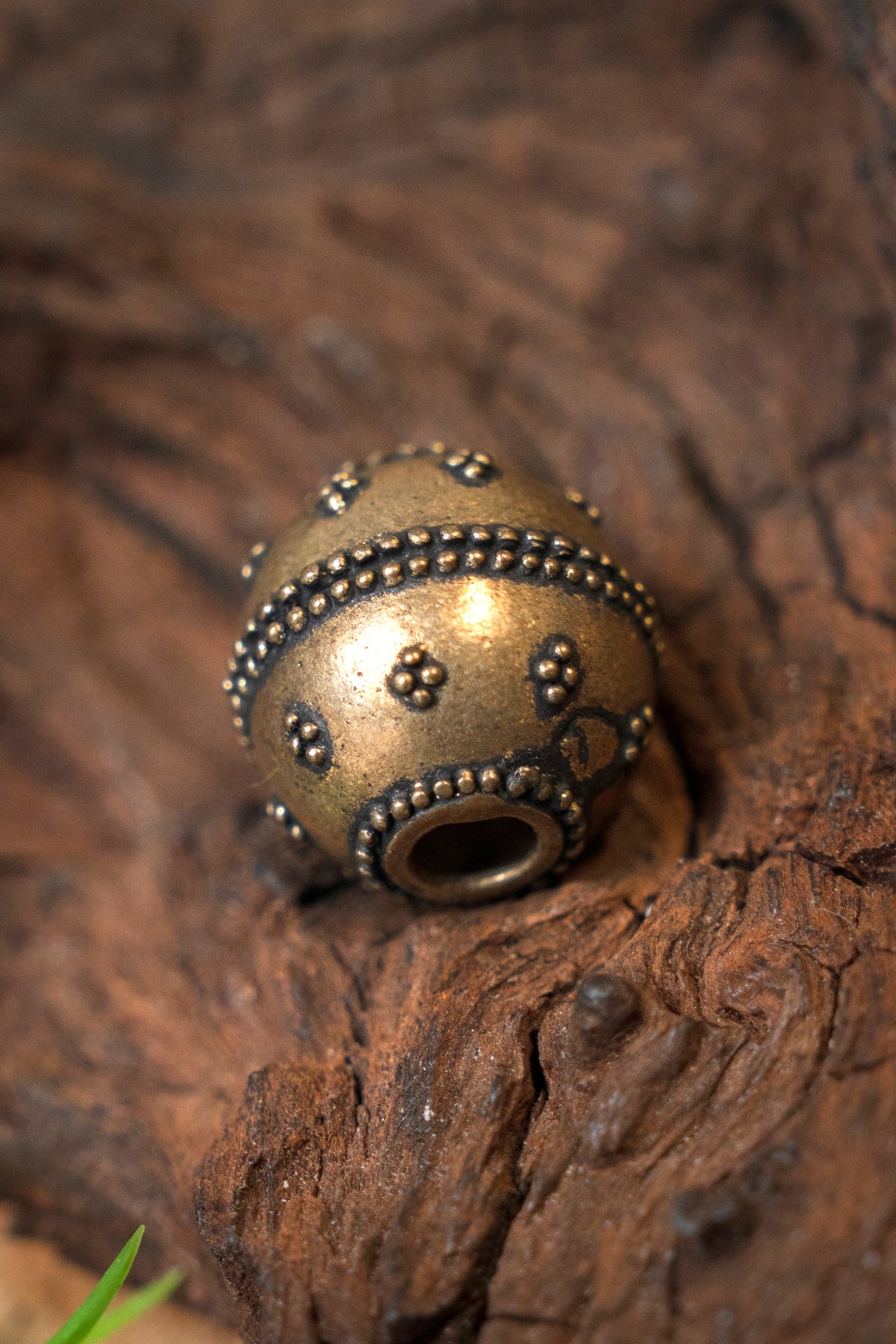 Viking beard bead Gotland, bronze