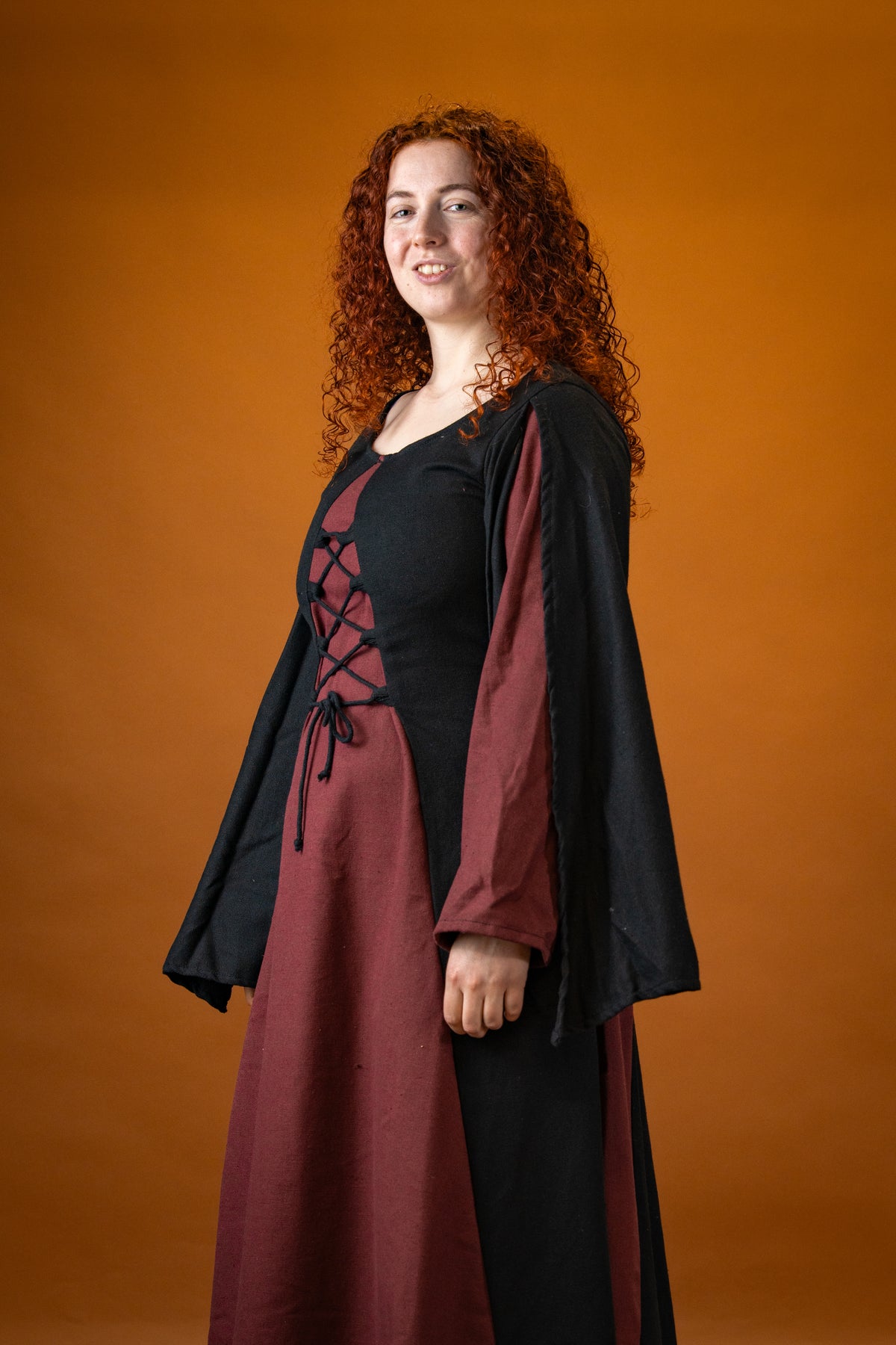 Medieval dress Jasione, black/burgundy
