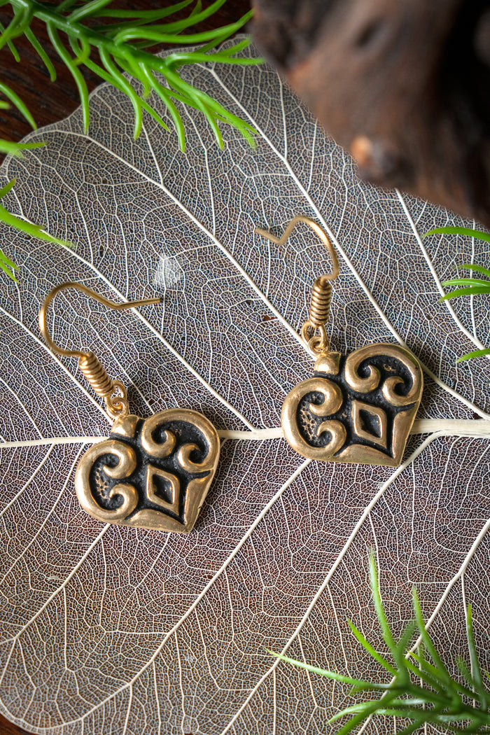 Magyar earrings, bronze