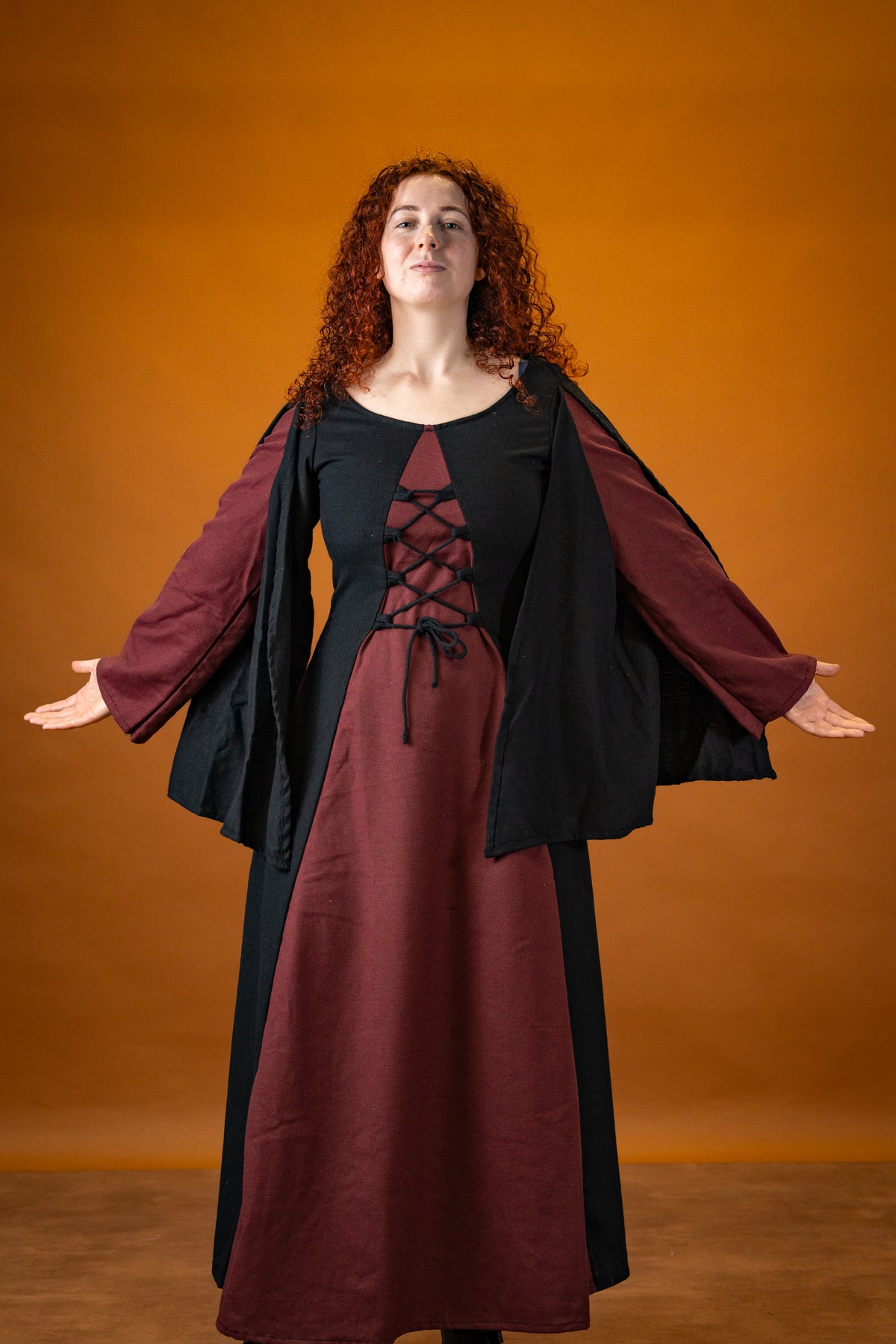 Medieval dress Jasione, black/burgundy