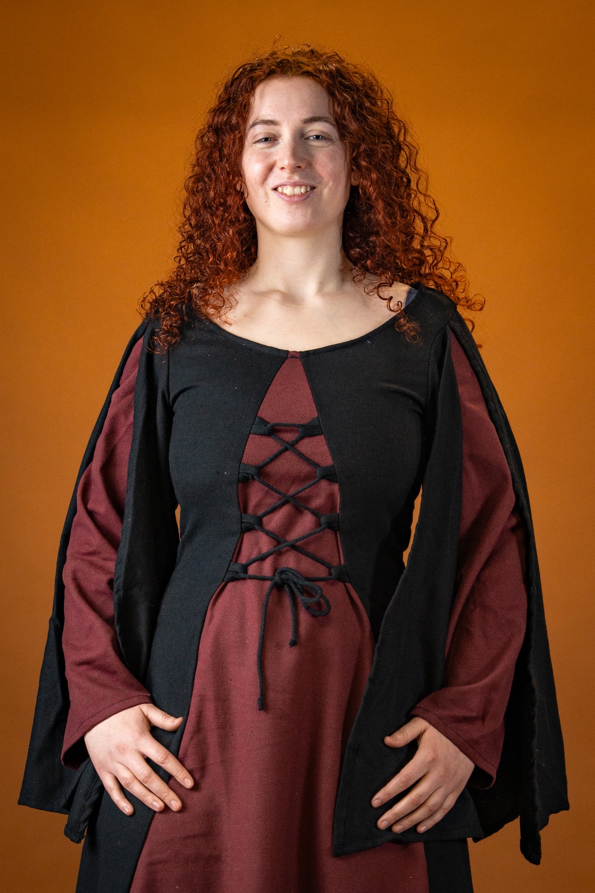 Medieval dress Jasione, black/burgundy