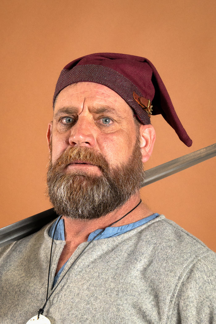 Viking hat Toki, burgundy red