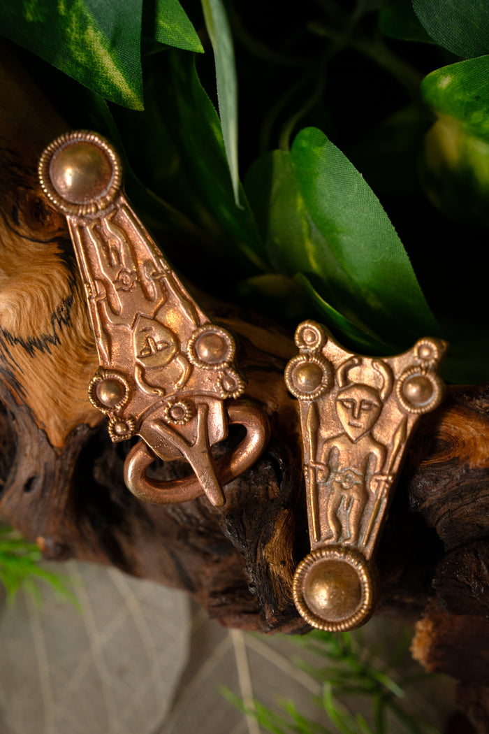 Viking belt buckle and belt end Odin