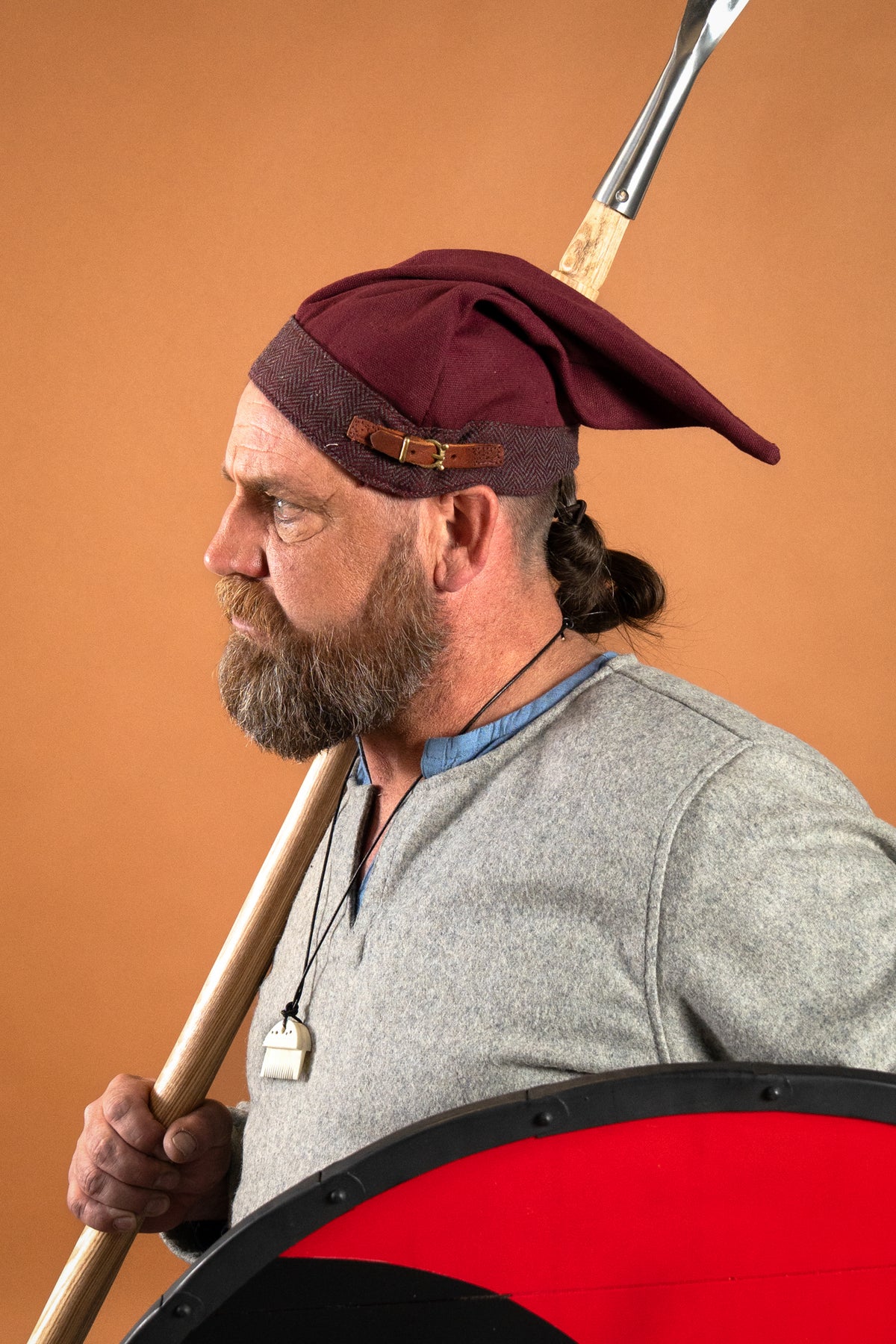 Viking hat Toki, burgundy red