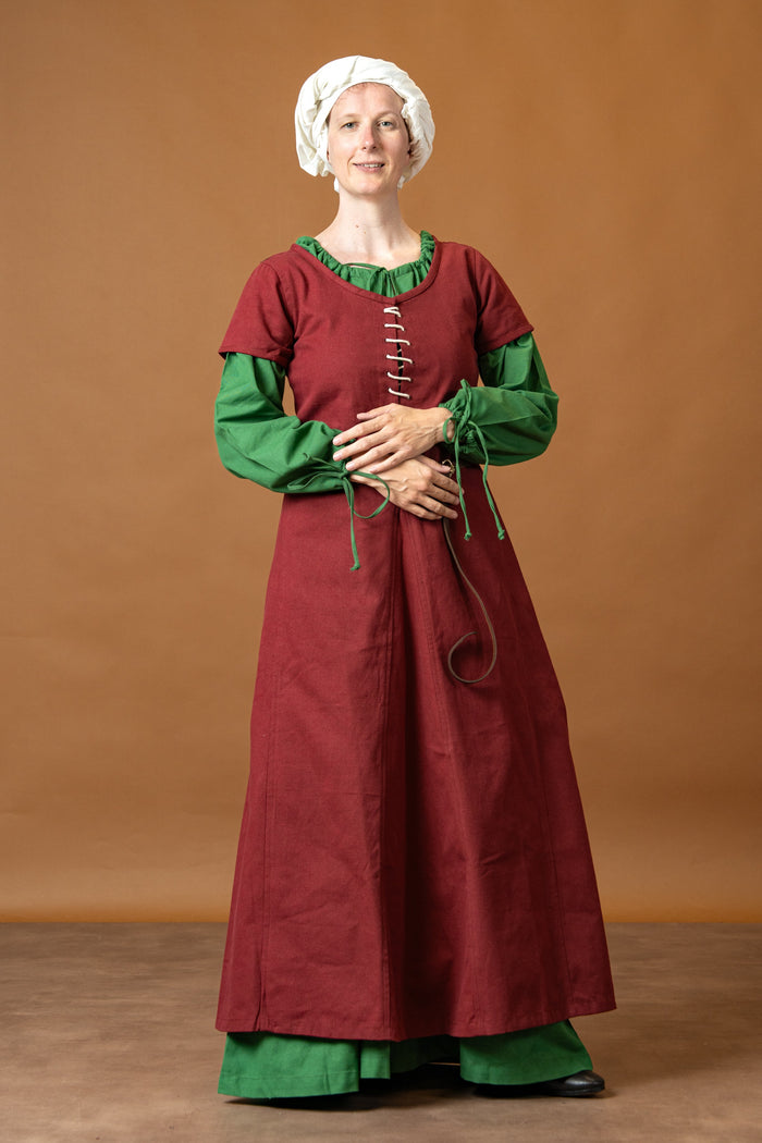 Cotehardie Odilia, burgundy red