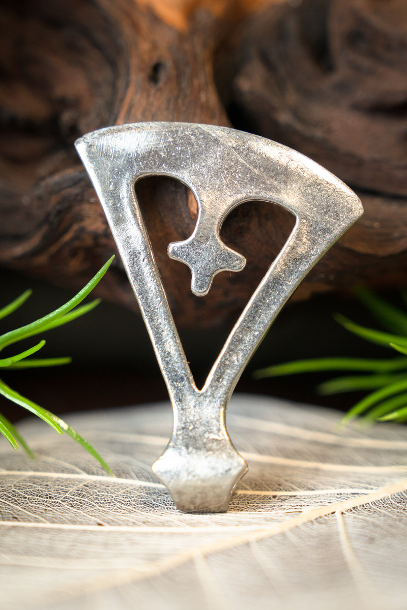 Vikinga yxhänge Gotland, försilvrad brons