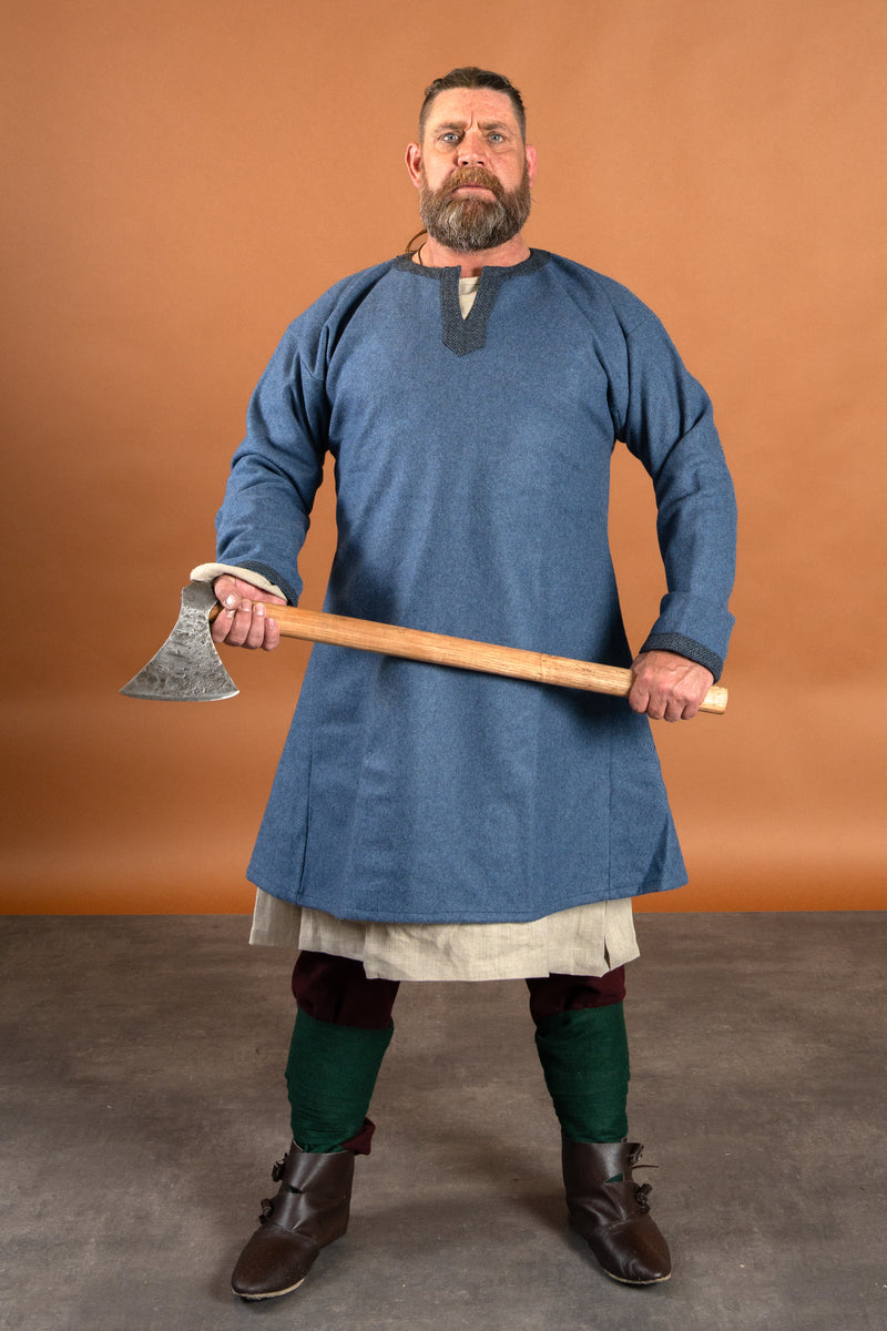 Hacha vikinga de acero forjado a mano, tipo M, semi-afilada