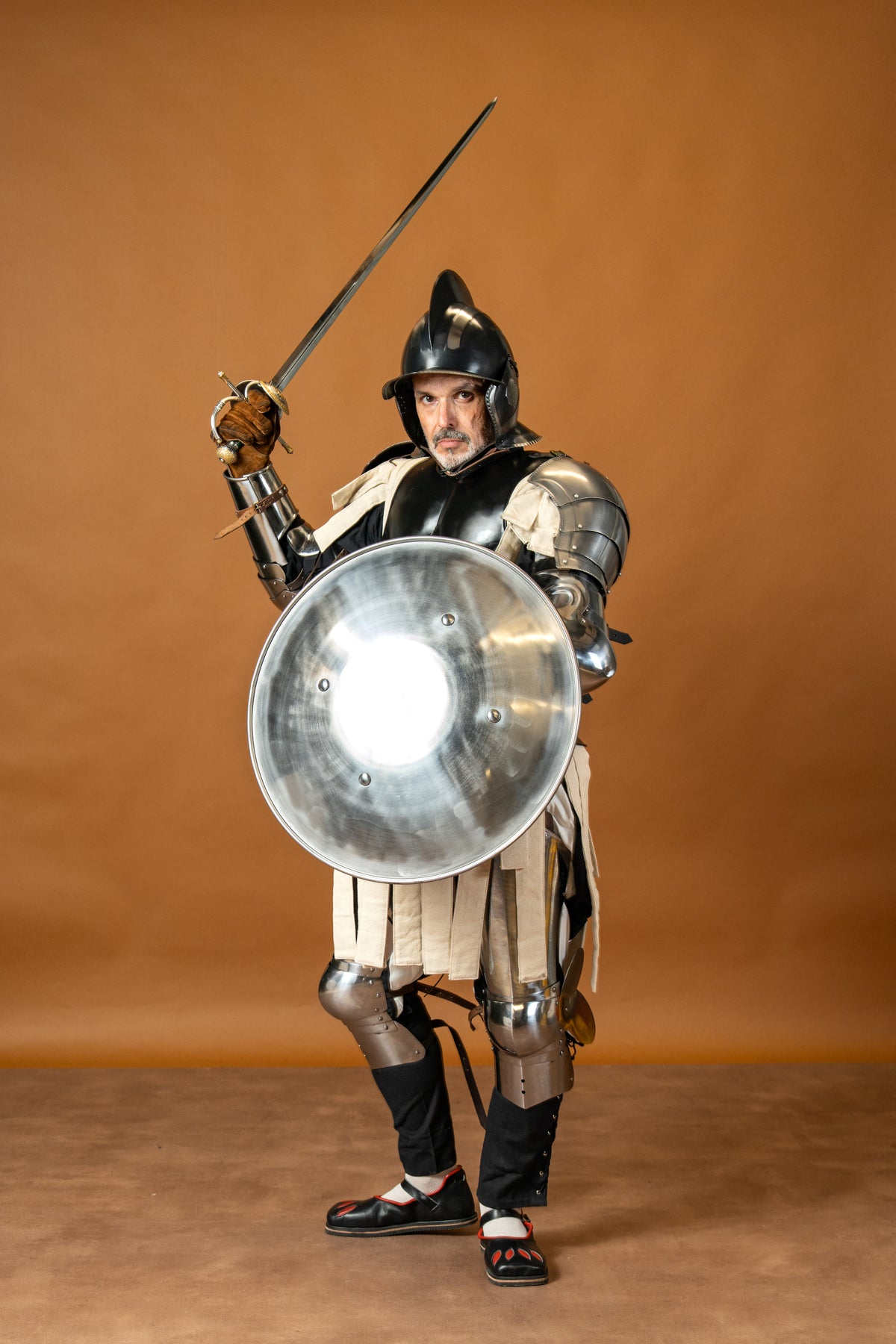16th century rotella shield, 59 cm