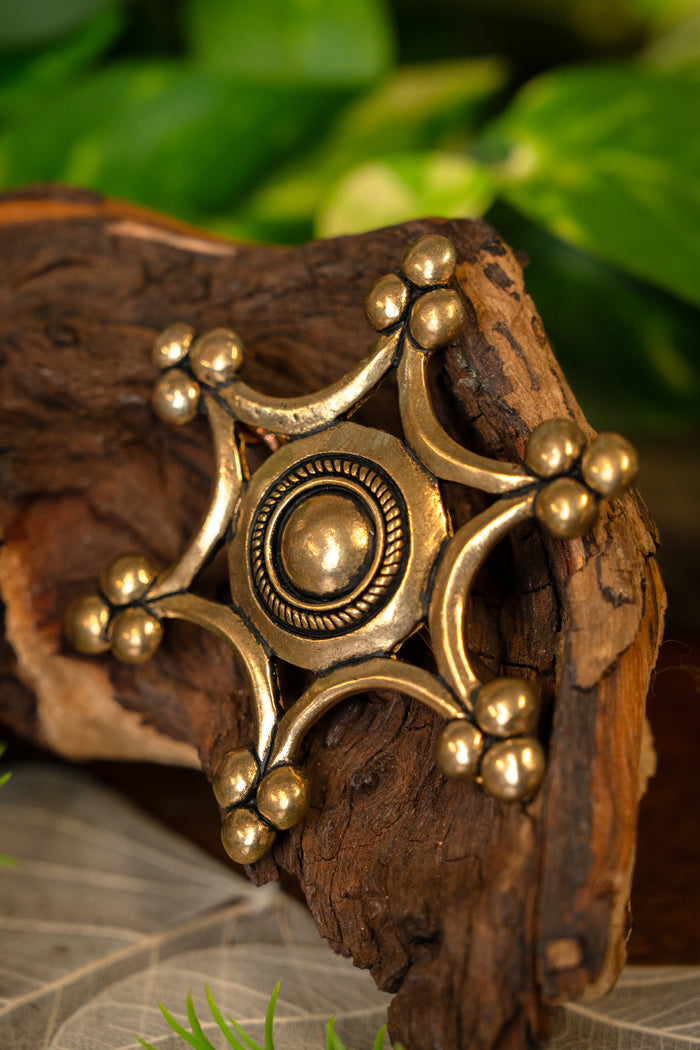 Brooch Uta zu Naumburg, bronze