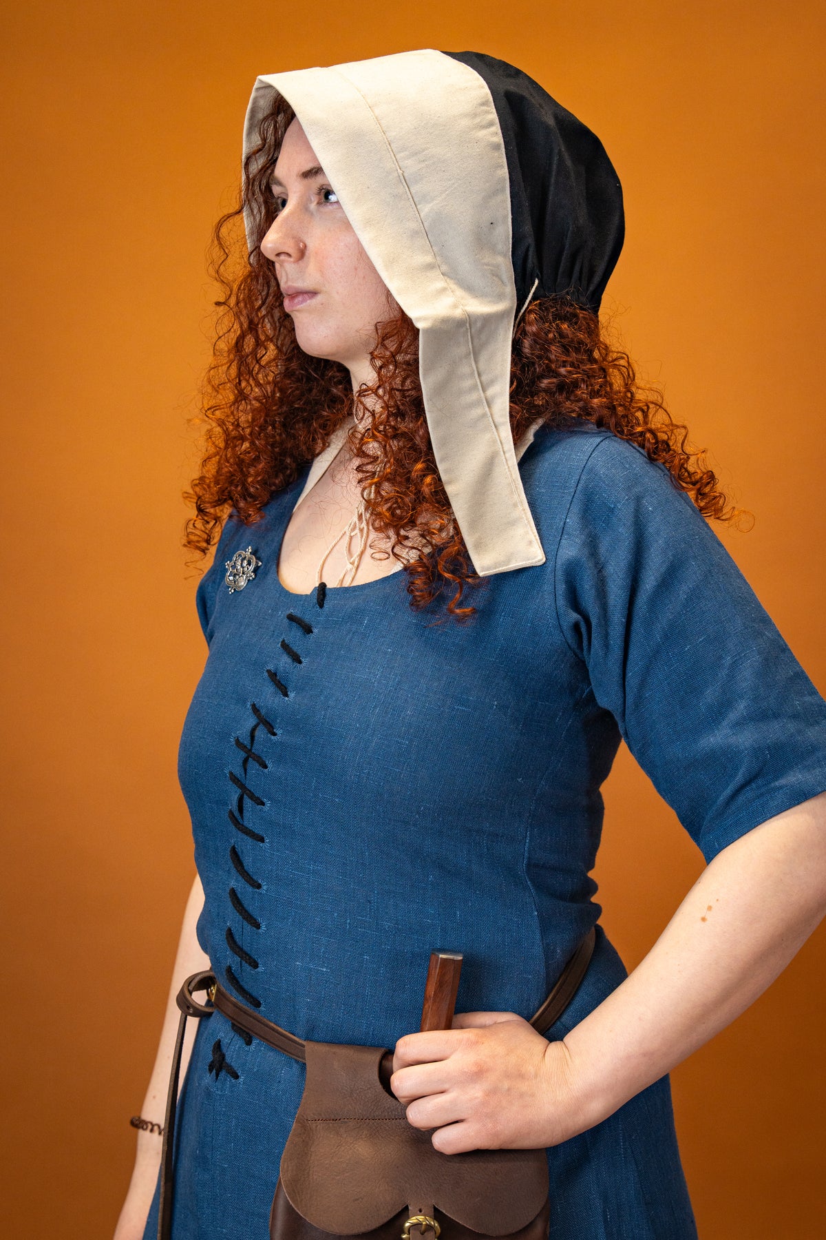 Medieval cap Dagmar, black-cream