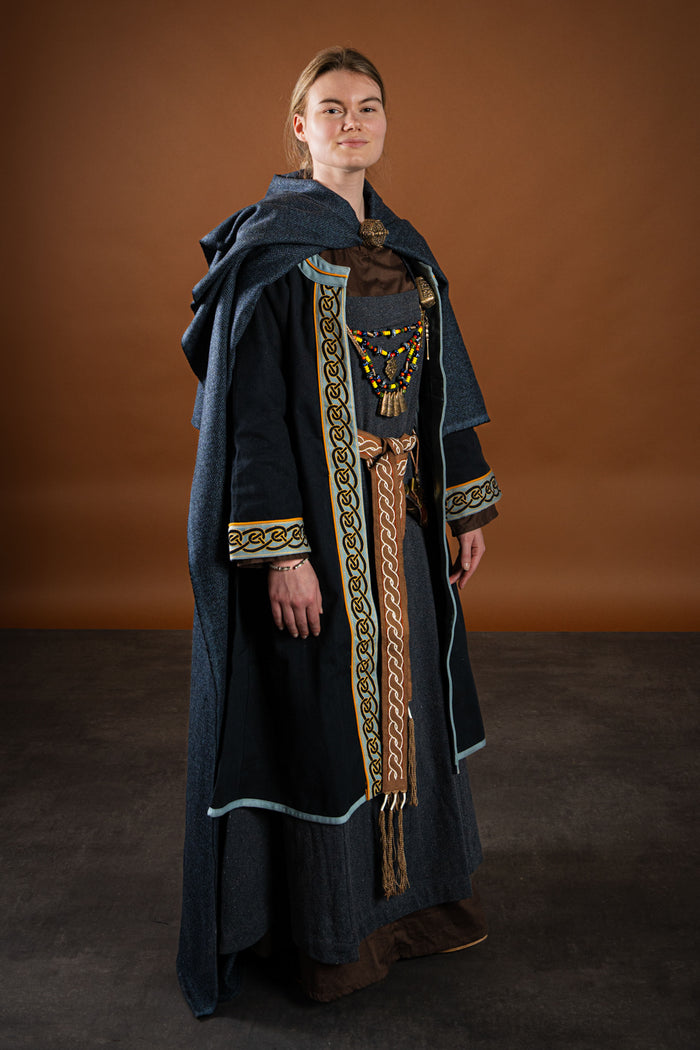 Embroidered Viking kaftan, blue