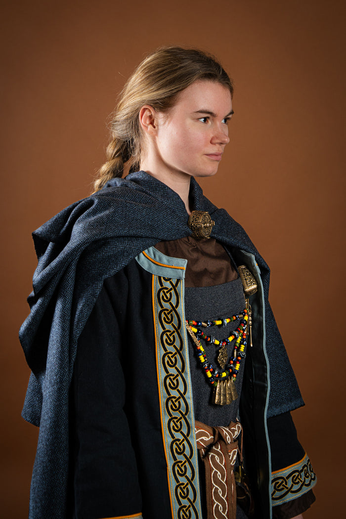 Embroidered Viking kaftan, blue