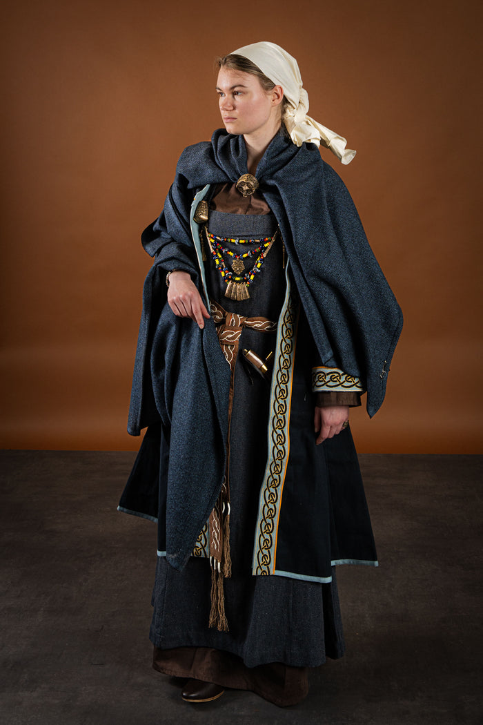 Embroidered Viking kaftan, blue