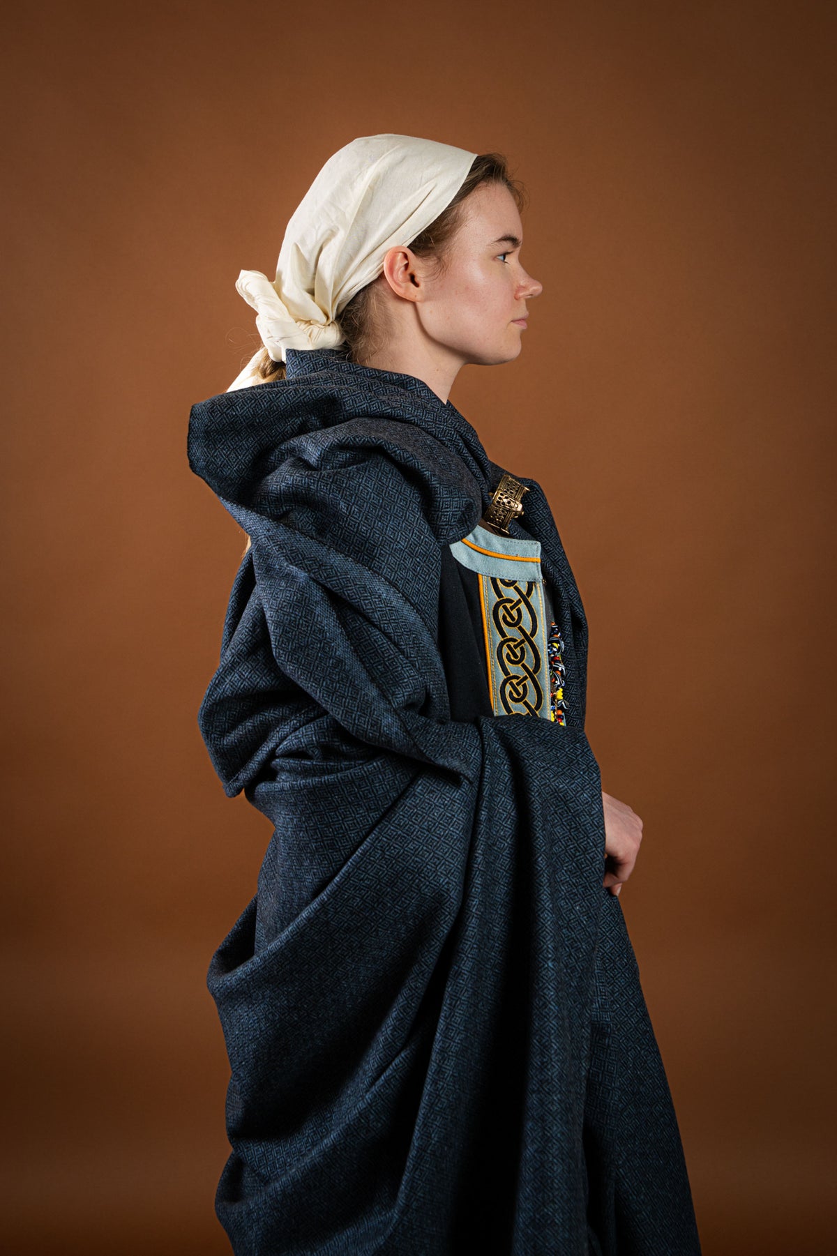 Embroidered Viking kaftan, blue