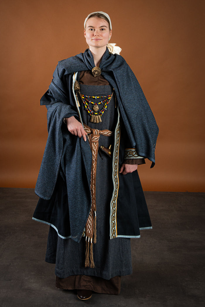 Embroidered Viking kaftan, blue