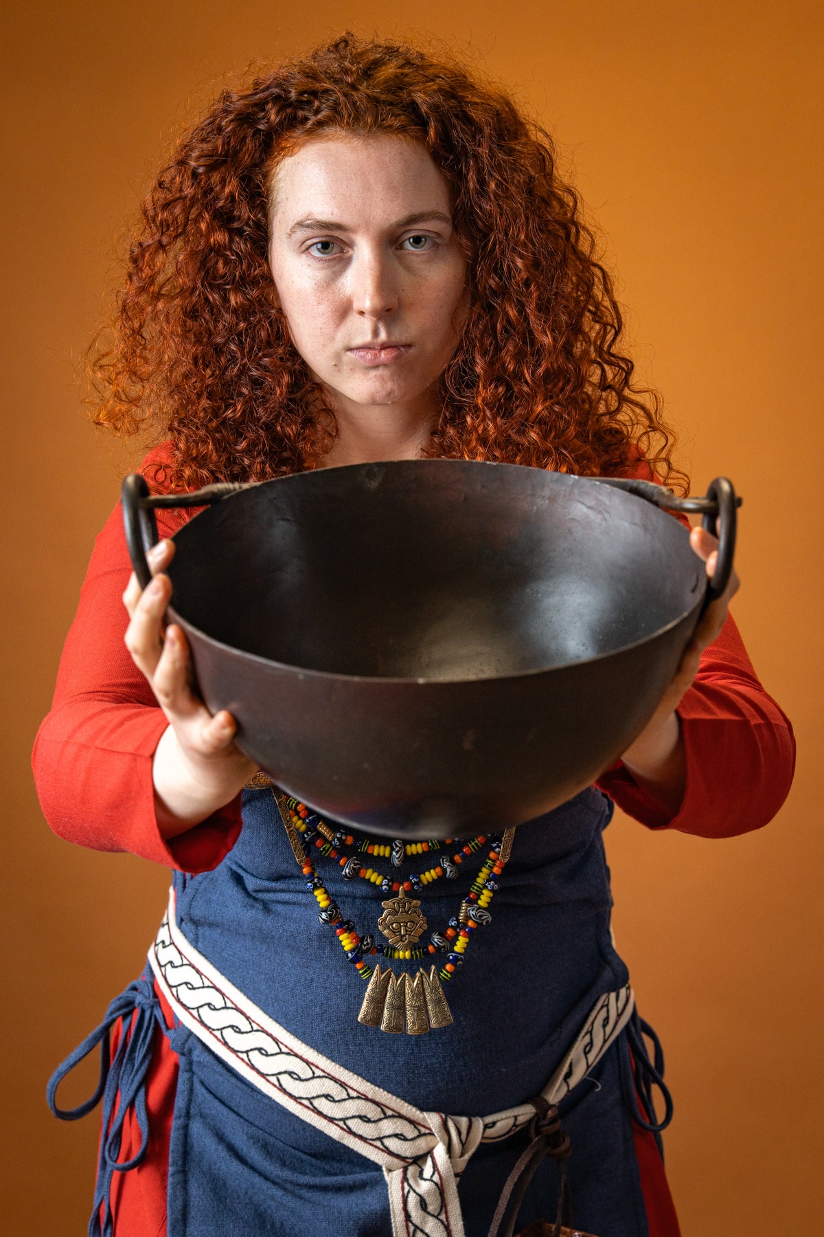 Large pan with hinge
