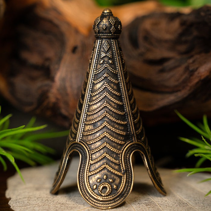 Birka hat tip bronze