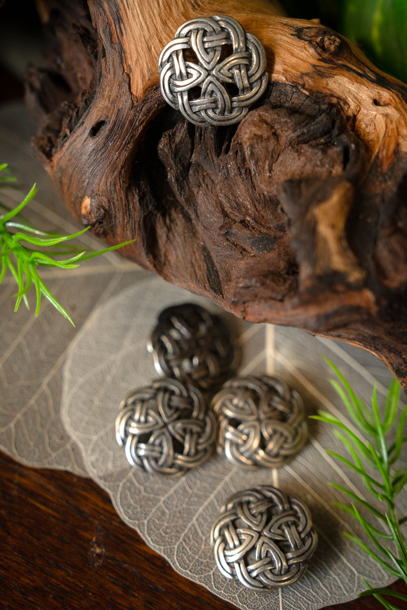 Celtic buttons Tara, set of 5 pieces, silvered