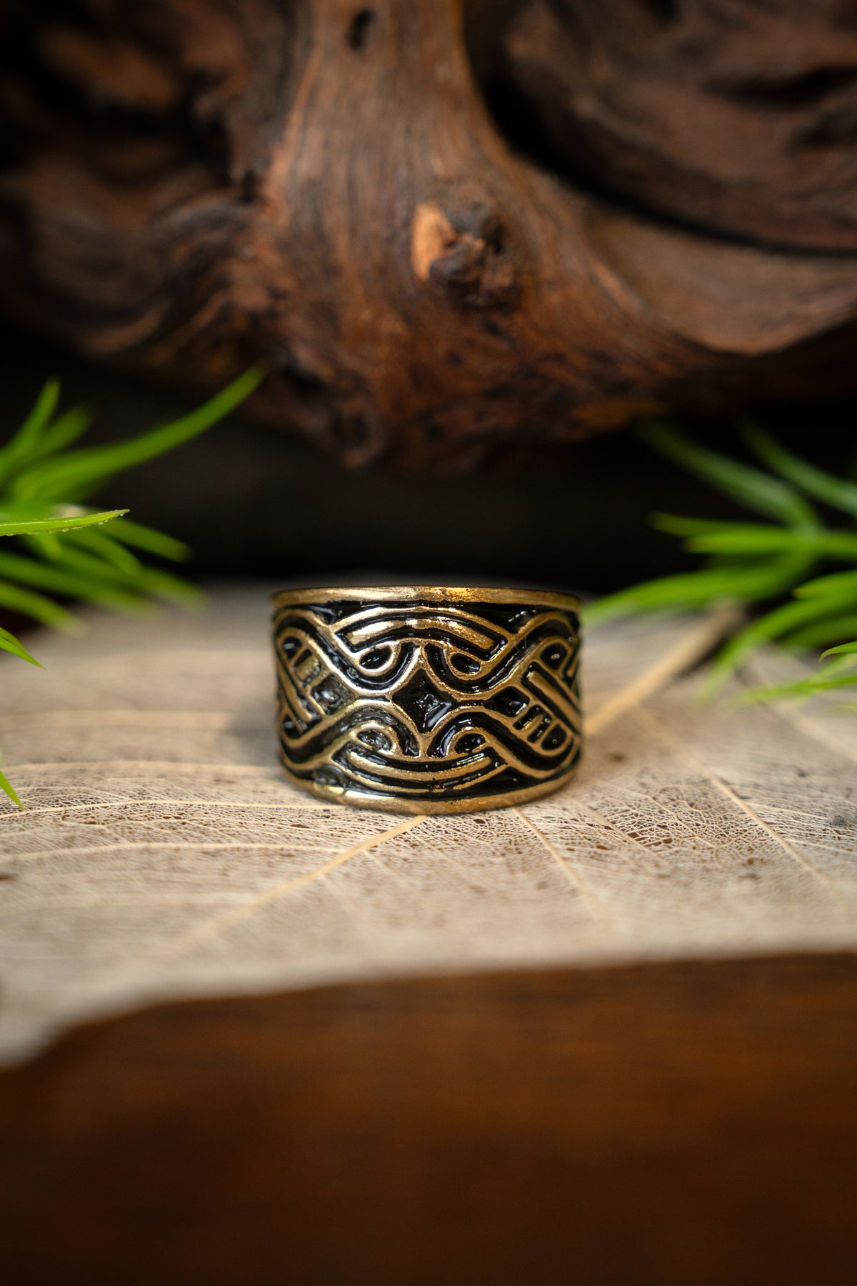 Magyar ring with knot motif, bronze