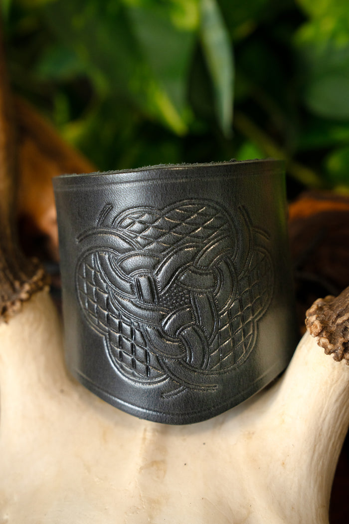 Leather bracelet with Celtic motif, small, black