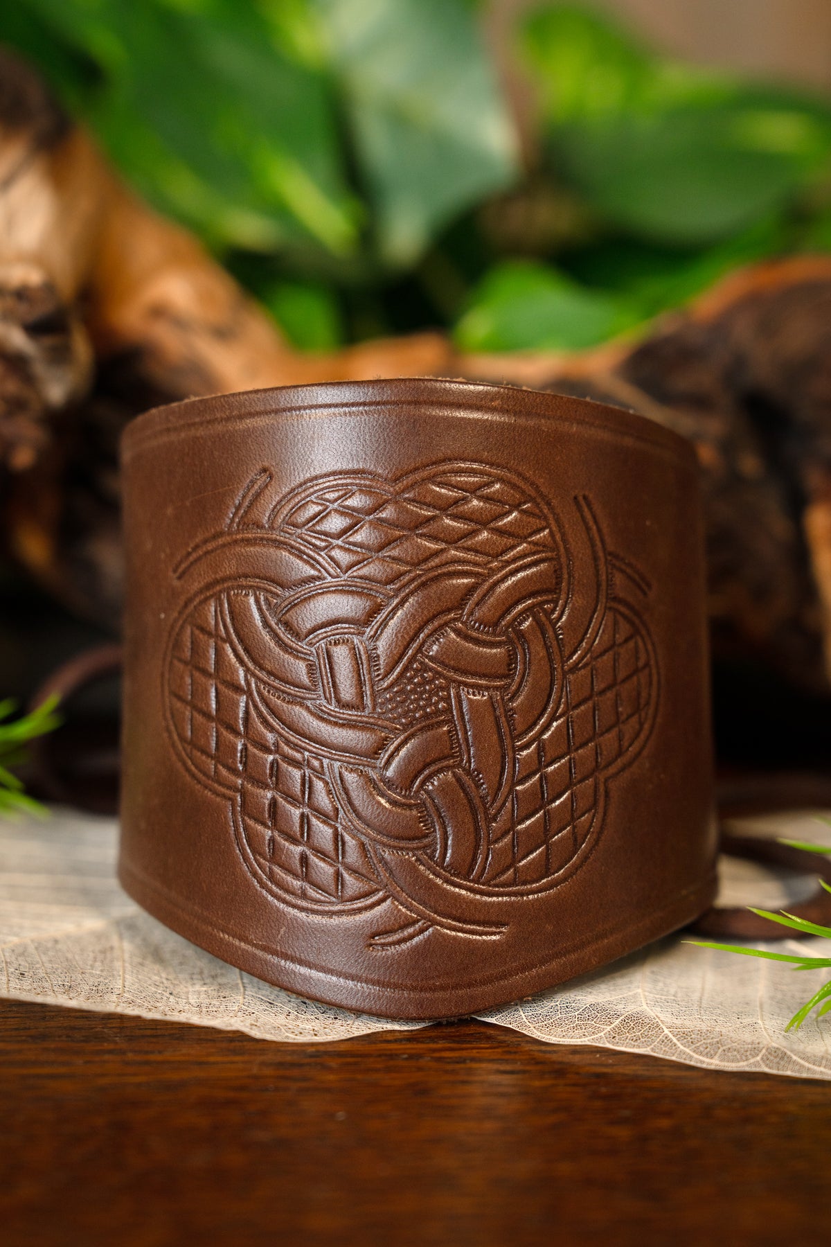 Leather bracelet with Celtic motif, small, brown