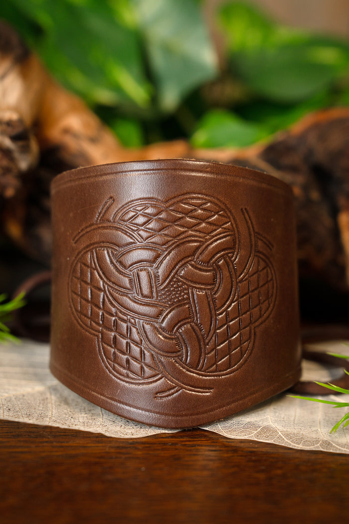 Leather bracelet with Celtic motif, small, brown