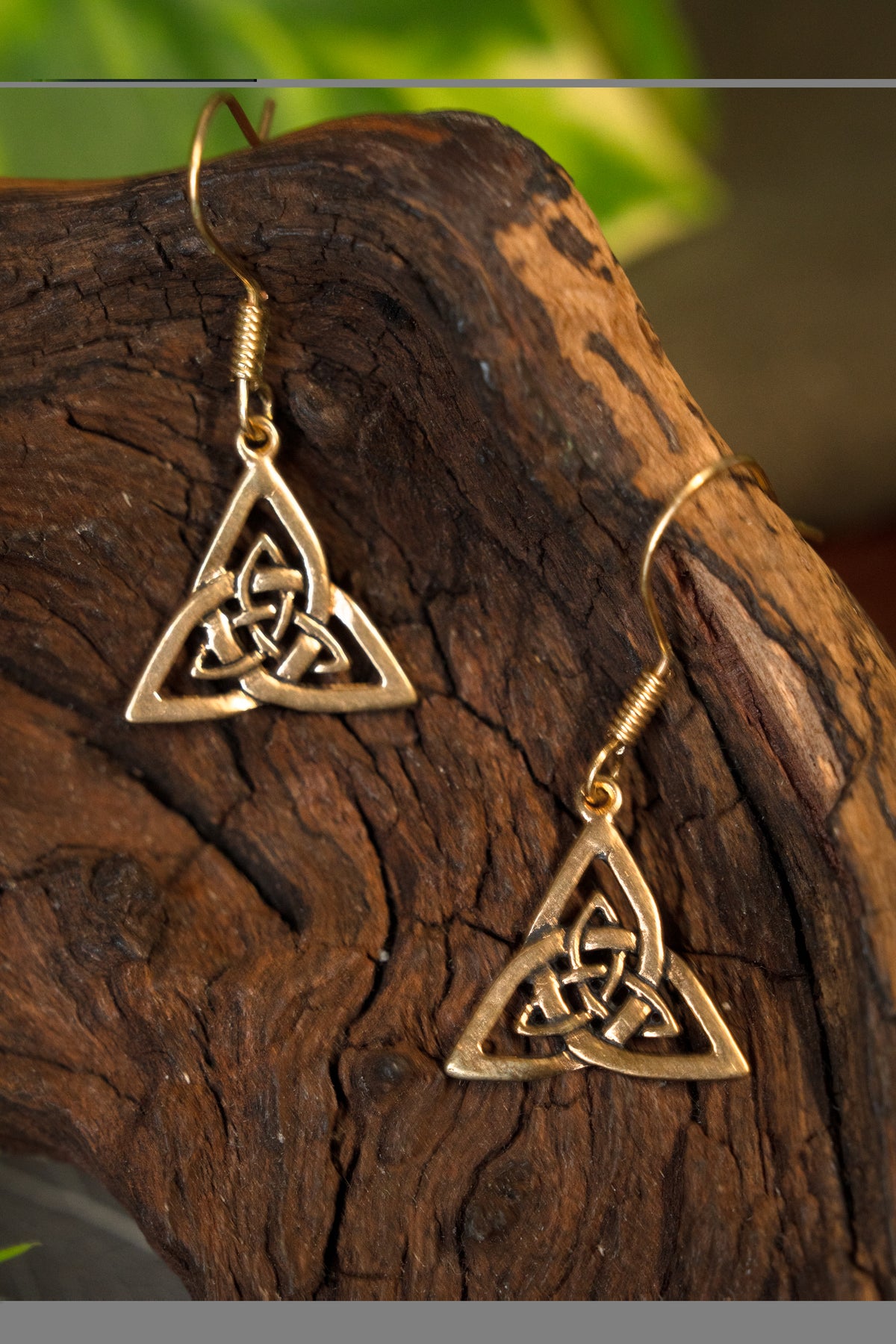 Celtic earrings triquetra, bronze
