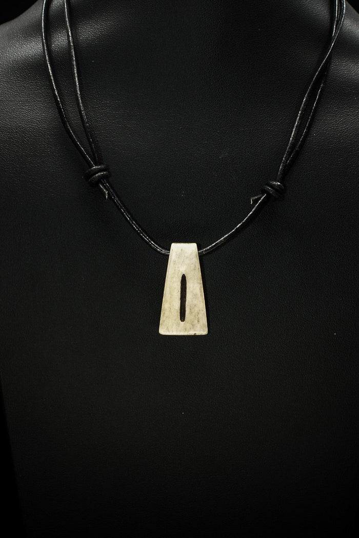 Bone rune pendant I/J/E, Isaz