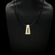 Bone rune pendant I/J/E, Isaz