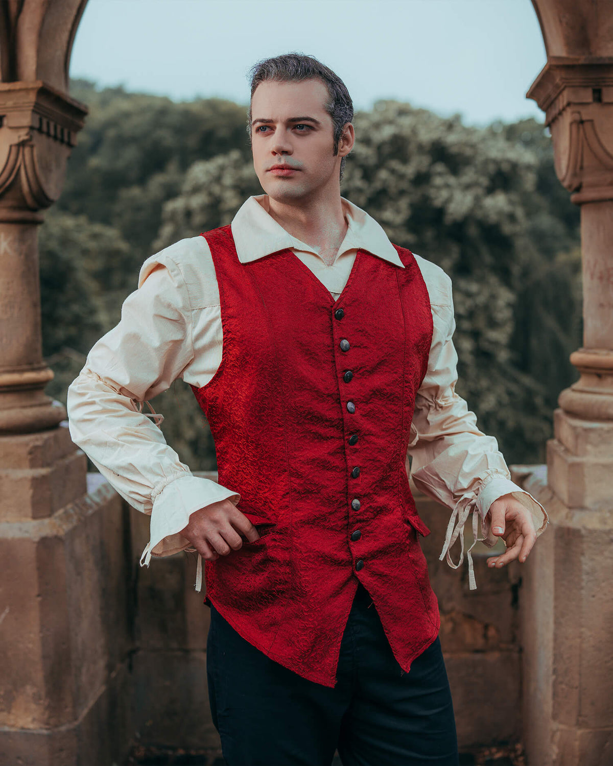 Waistcoat Ismael, ca. 1750-1780, damask, bordeaux red