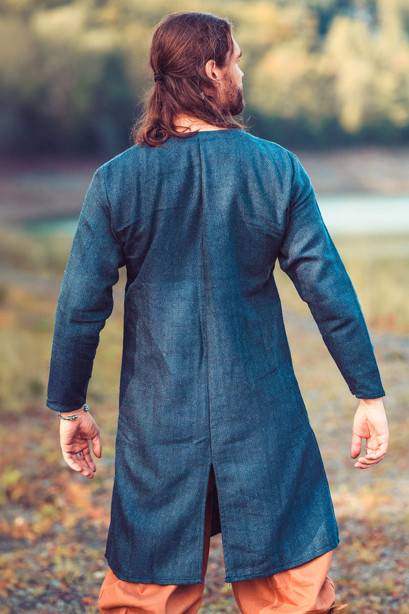 Middeleeuwse tuniek Sigeric, vissegraatmotief, blauw