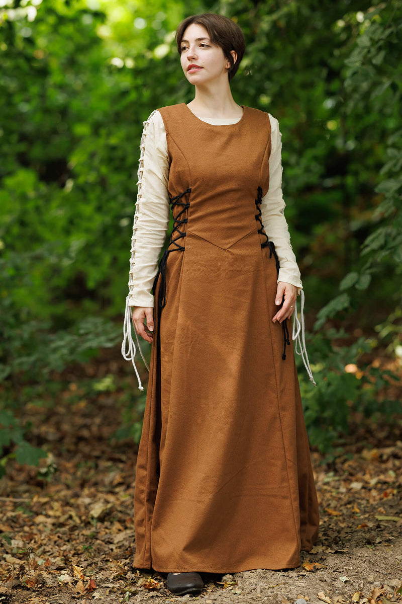 Surcot medievale Uma, color sabbia