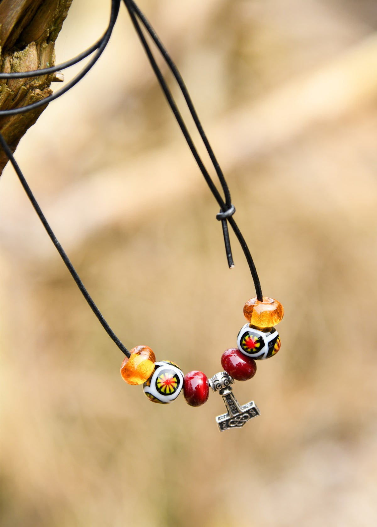 Glaskralenketting met Thorshamer-hanger