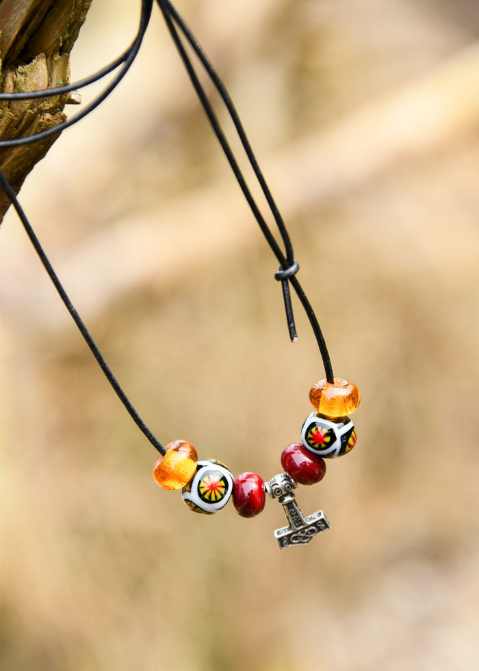 Glaskralenketting met Thorshamer-hanger