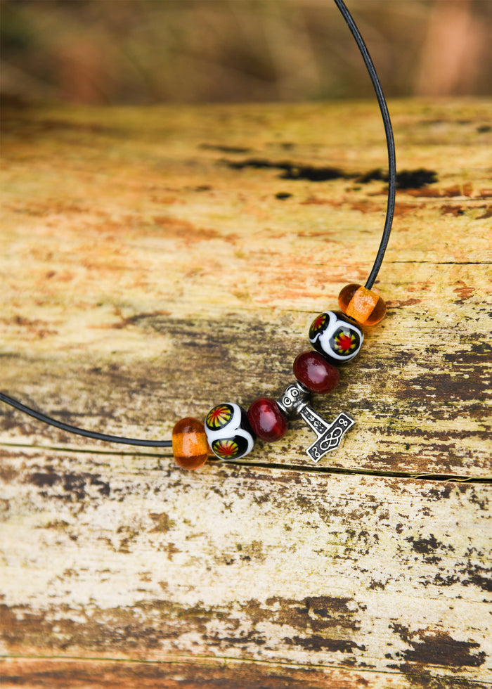 Glaskralenketting met Thorshamer-hanger